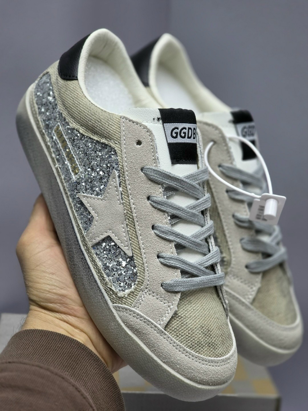 golden goose кеды v-star с блестками серебристый,golden goose кеды super-star с блестками серебристый,golden goose кеды hi star с блестками белый,низкие кеды ball-star glitter golden goose,кеды golden