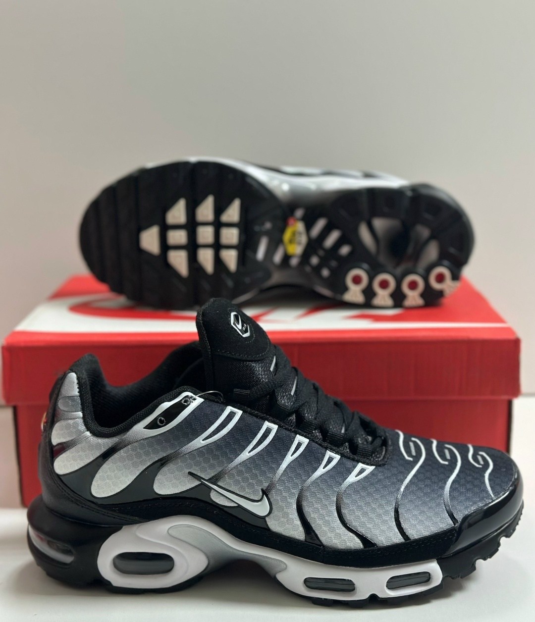 кроссовки nike air max tn plus,кроссовки мужские nike air max tn plus,nike air max tn plus,кроссовки найк air max plus tn,