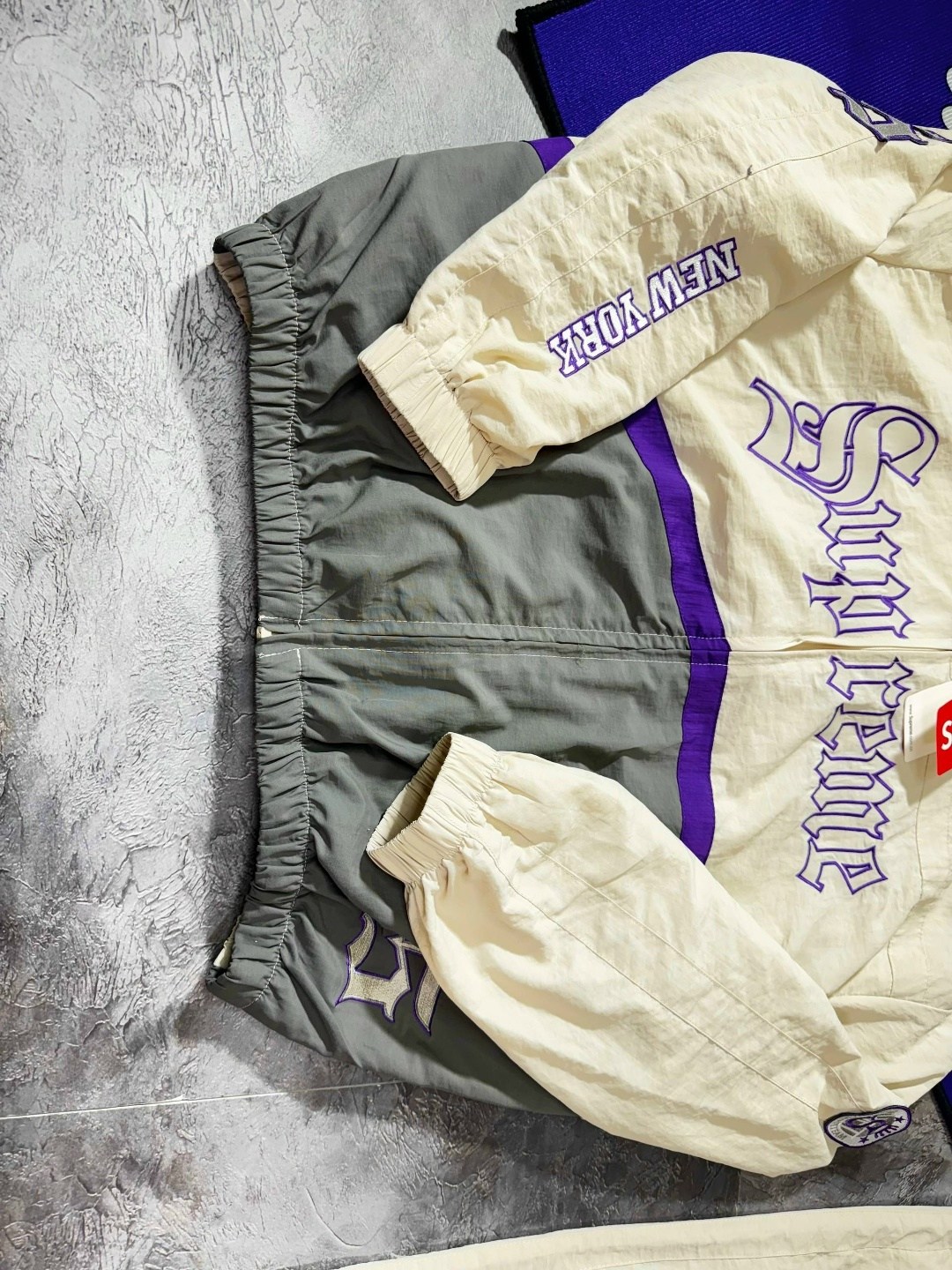 куртка суприм,универсальная куртка,куртка,бомбер куртка,спортивная куртка