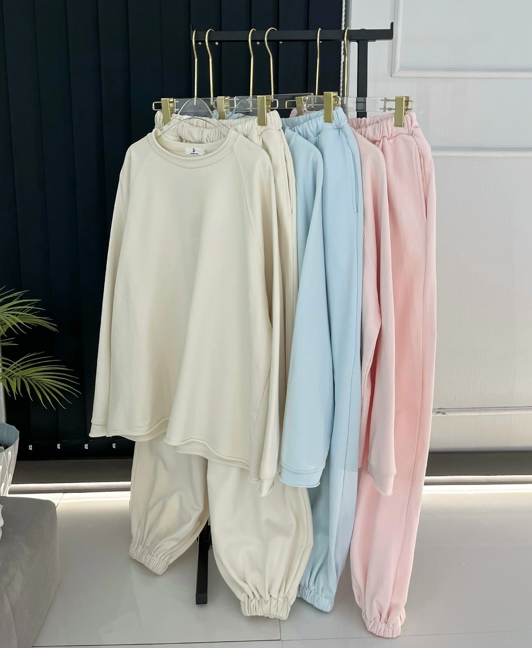 костюм модный,повседневный костюм,комплект костюм,костюм розовый,костюм спортивный