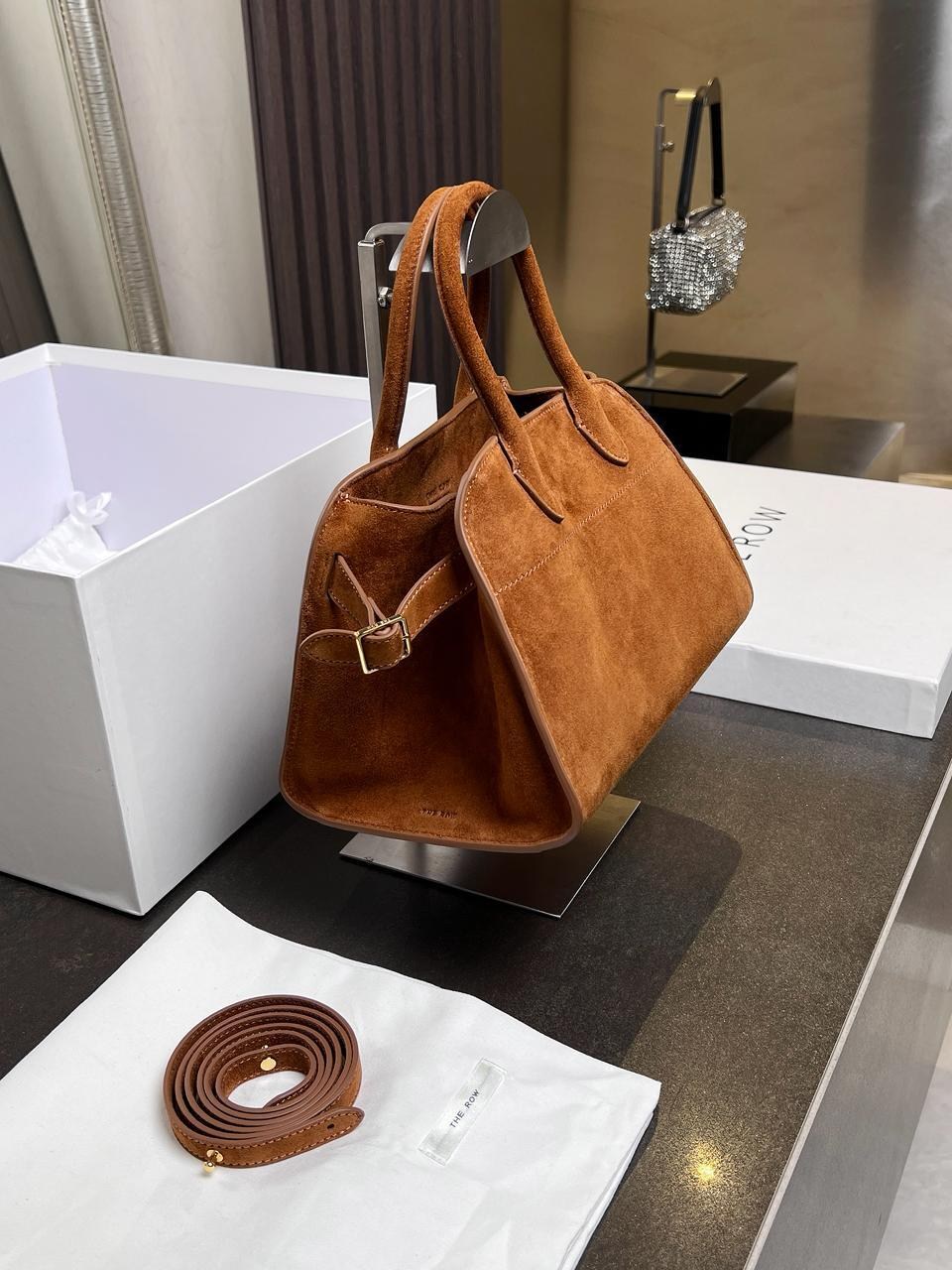 замшевая сумка the row margaux 15 бордовая,замшевая сумка,сумка женская the row натуральная замша,сумка женская замшевая,сумка