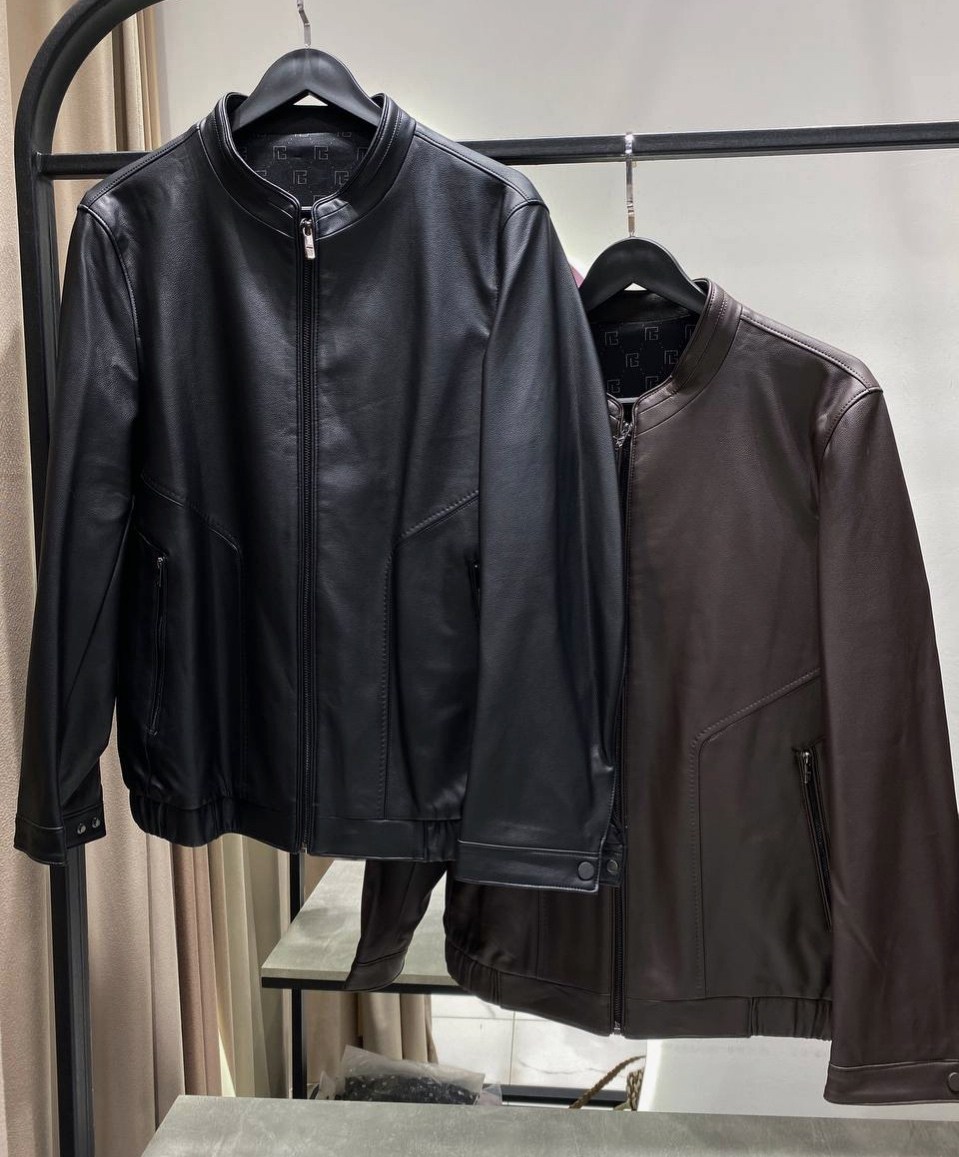 мужская кожаная куртка,кожаная куртка,мужская кожаная куртка с классическими черными брюками,men's racer jacket in black leather,мужской стиль