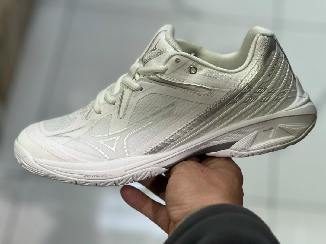 mizuno corp,mizuno кроссовки,мизуно лайтинг z7,mizuno wave,кроссовки mizuno wave