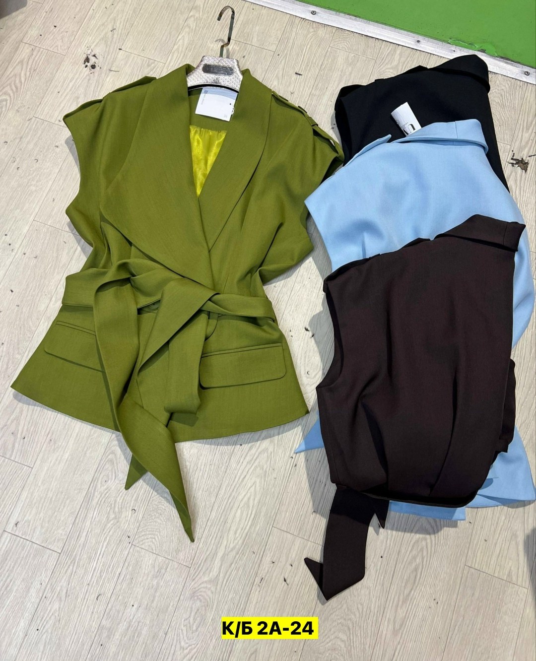 жилет женский,жилет,жилет с поясом,зеленый жилет,жилет удлиненный