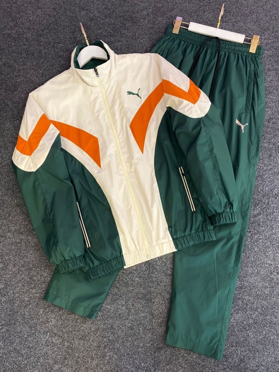 спортивные костюмы puma в стиле 90-х,puma спортивный костюм 90 х,спортивный костюм puma ретро в стиле 90х,костюм puma в стиле 90-ых,спортивный костюм puma