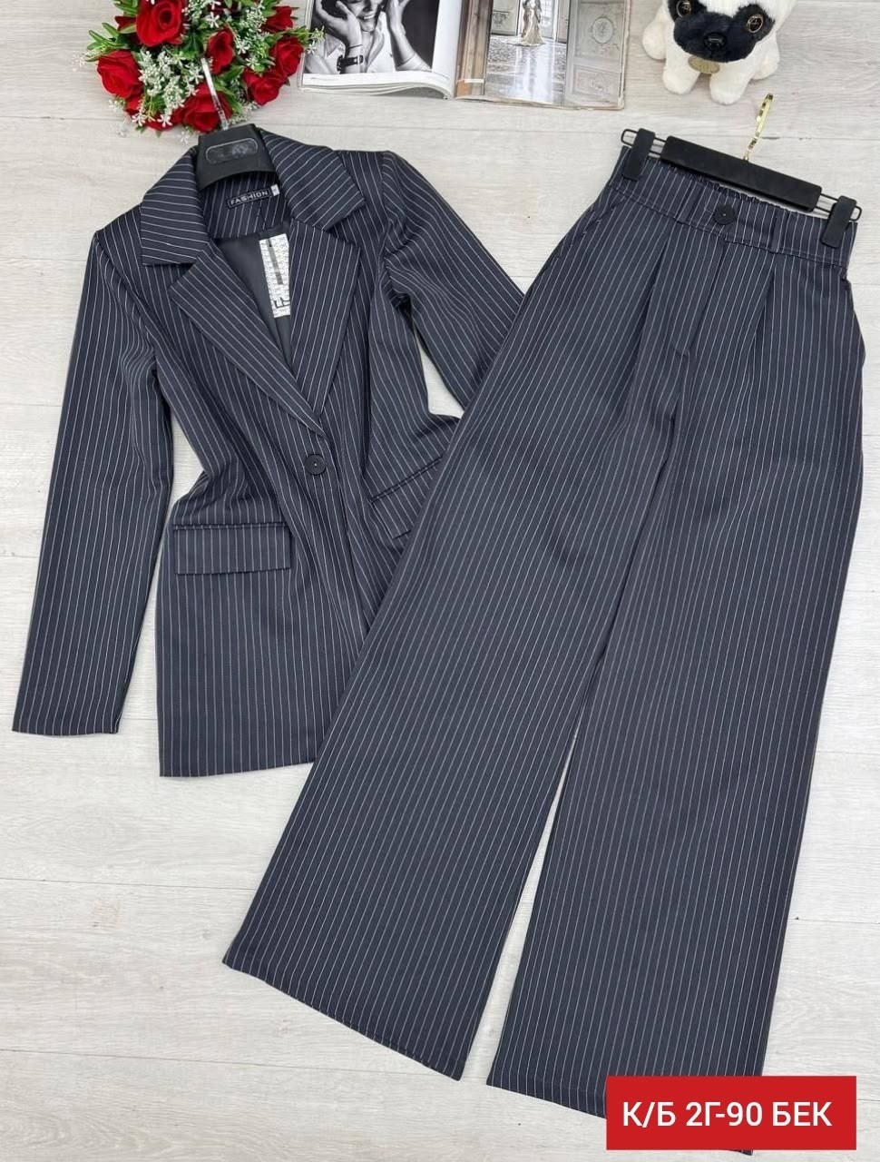 серый брючный костюм,костюм деловой женский,костюм двойка,женские костюмы в полоску,брючный костюм