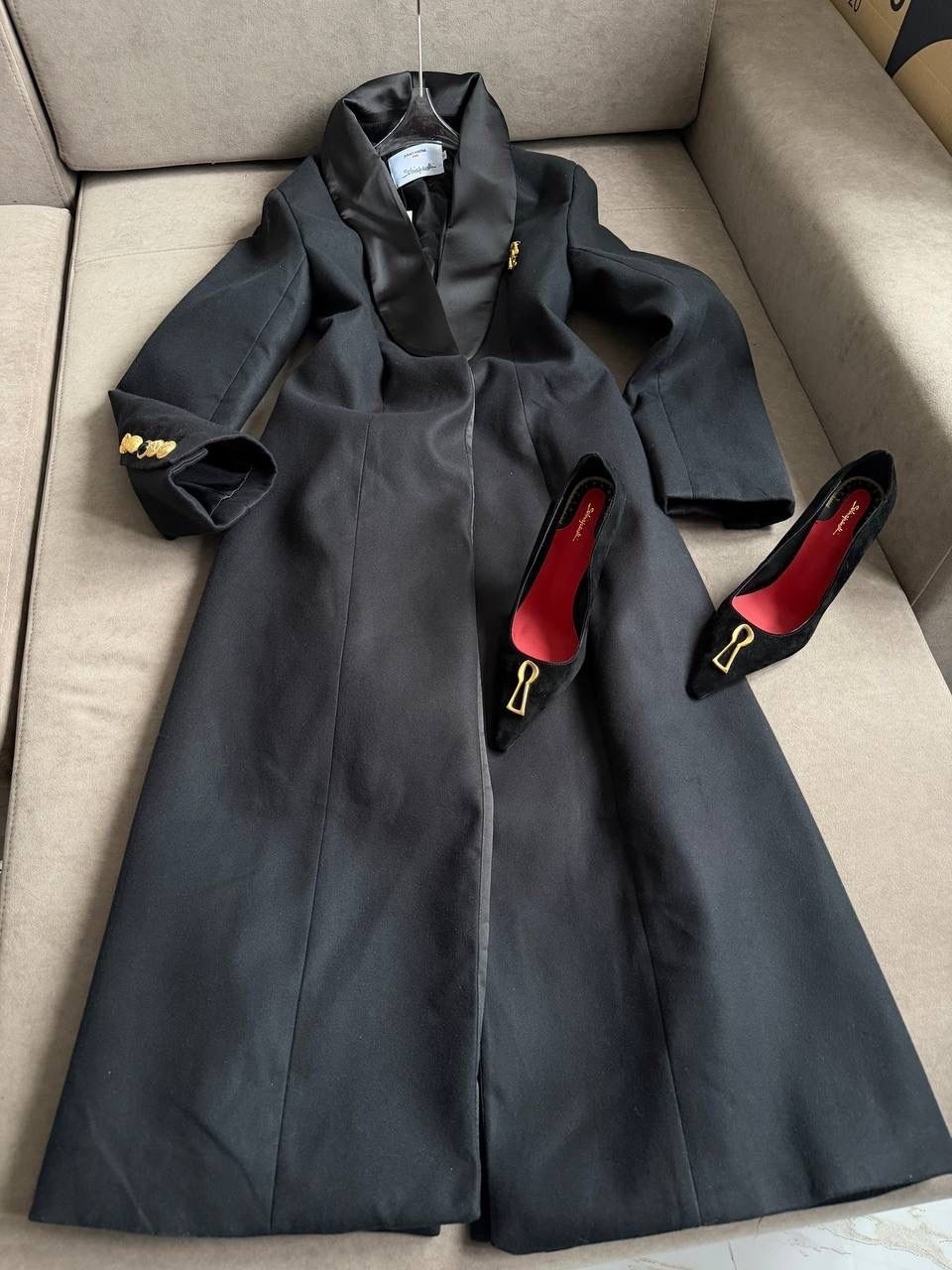 женское пальто,длинное пальто,пальто,шерстяное пальто,черное пальто
