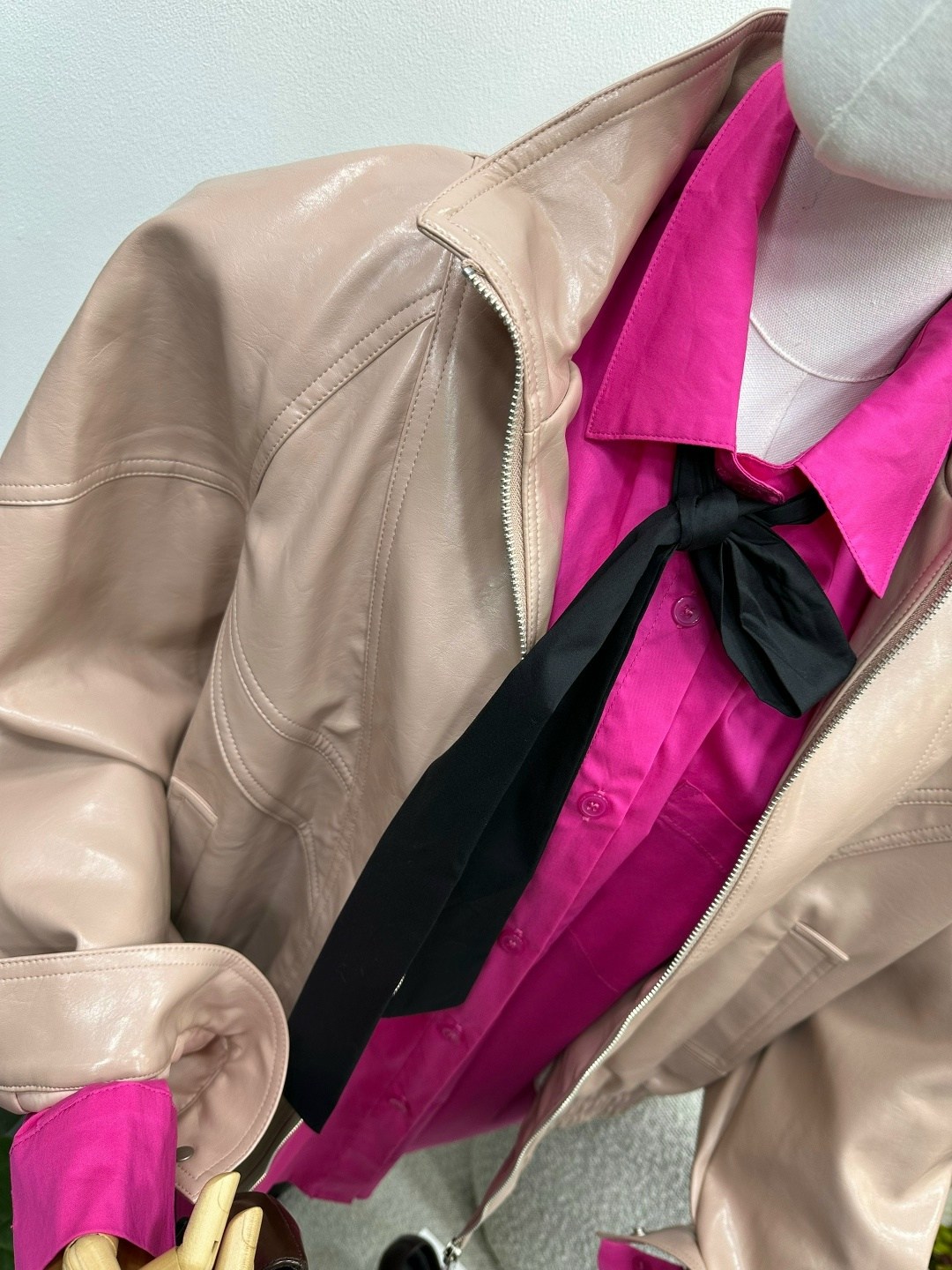 кожаная куртка,куртка косуха,женская куртка из искусственной кожи,женская куртка,куртка кожаная женская