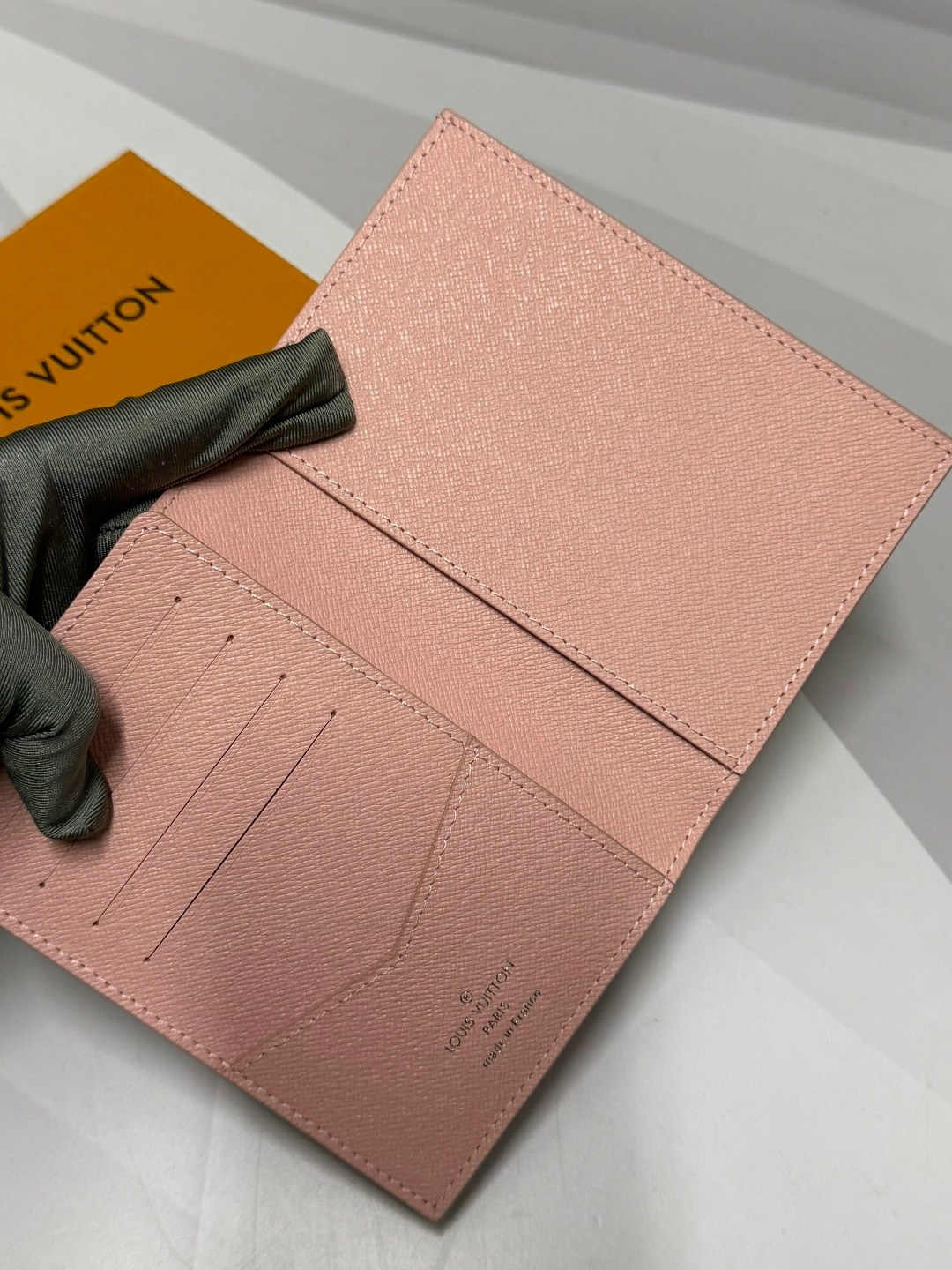 обложка на паспорт louis vuitton,обложка на паспорт louis vuitton print lion,кошелек louis vuitton,обложка для паспорта louis vuitton 14 х 10см,обложка на паспорт louis vuitton tiamat