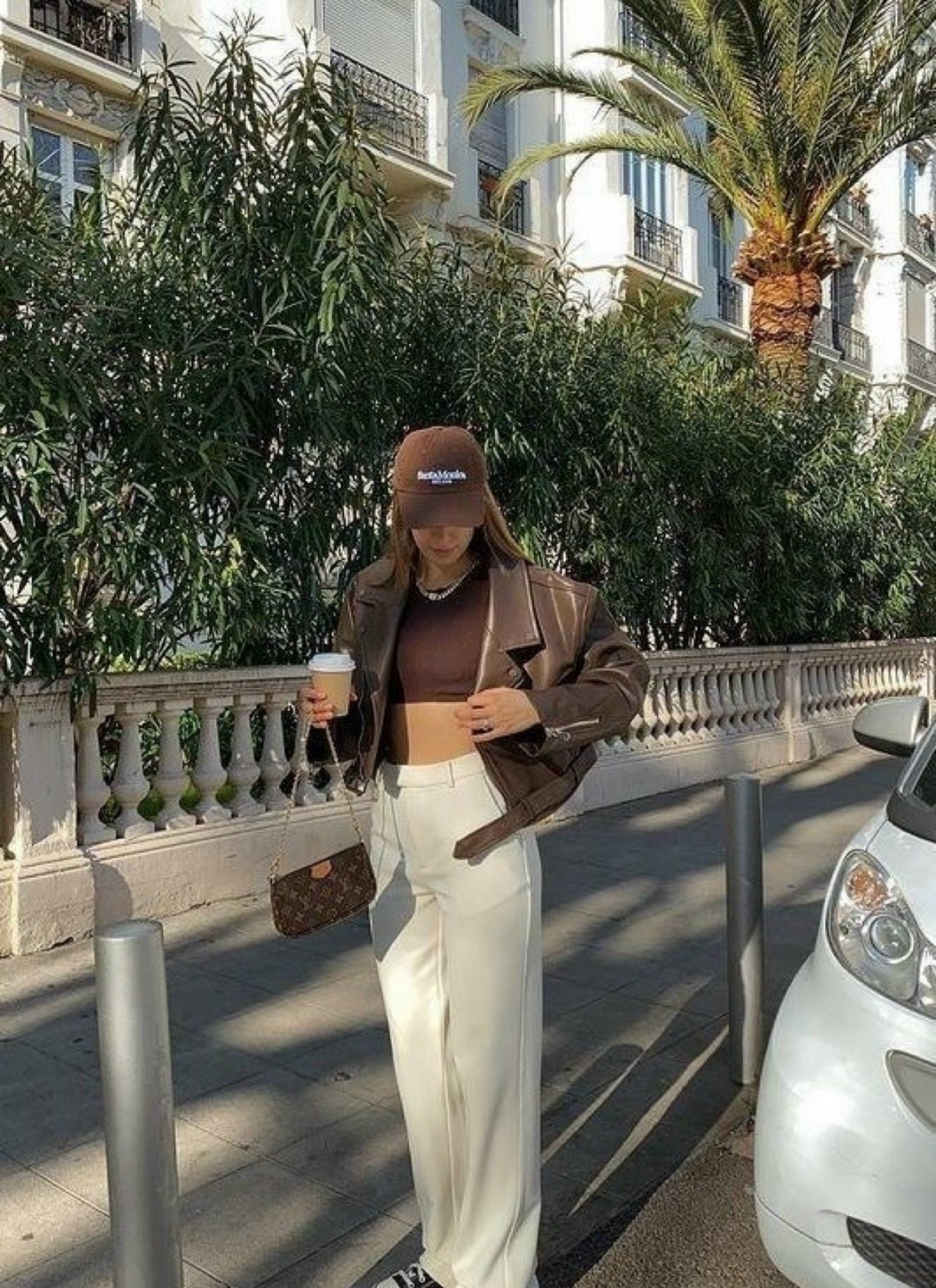 кожаная куртка,модный стиль одежды,кожаная куртка косуха,серая косуха,модные образы