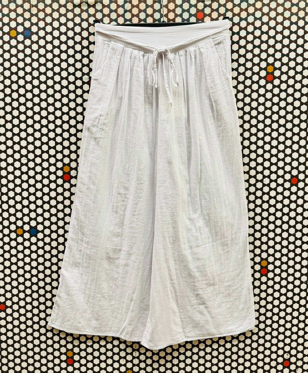 брюки женские хлопково-льняные с широкими штанинами,льняные широкие брюки,льняные брюки,широкие брюки,брюки женские хлопково-льняные с завышенной талией