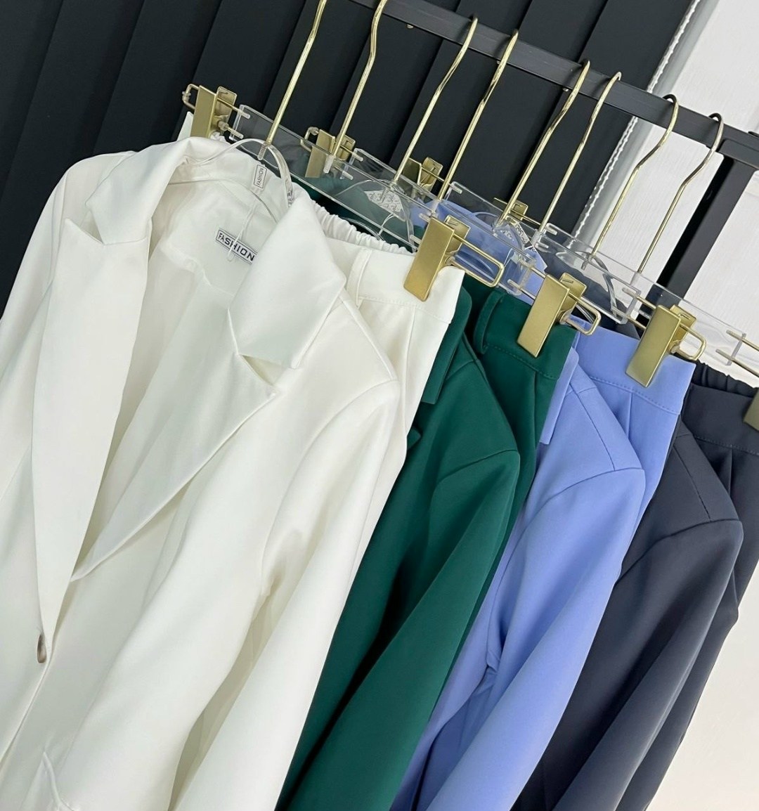 белый брючный костюм,белый костюм,брючный костюм,женский костюм,женский брючный костюм