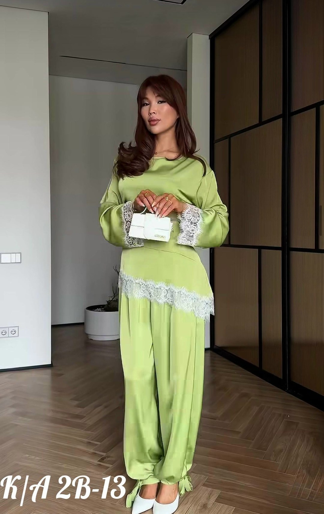 стильные костюмы,брючный атласный костюм,атласный костюм женский,атласный костюм,костюм из атласа брючный