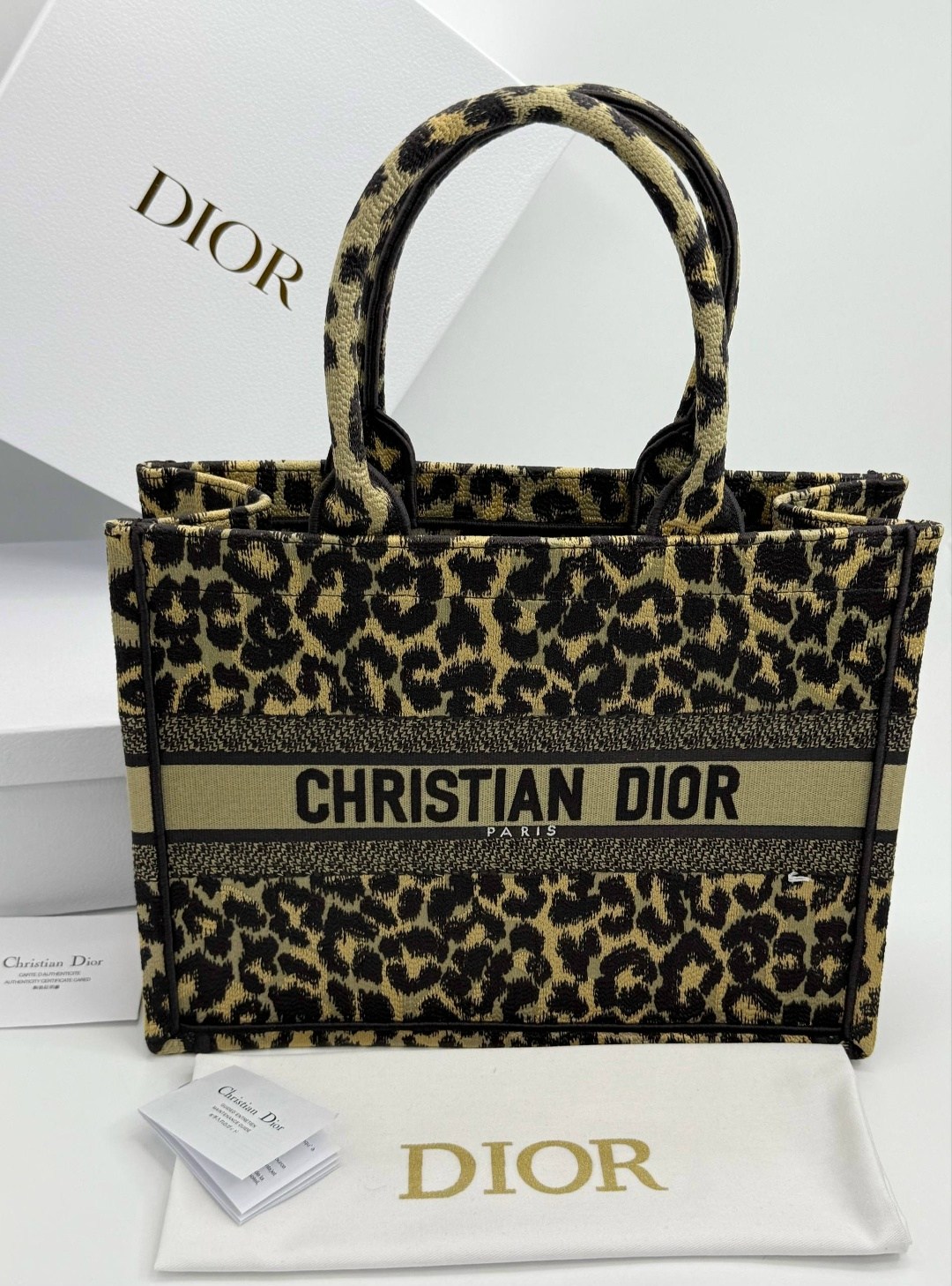 сумка женская christian dior 30x40 см,сумка диор christian dior paris,сумка christian dior,dior сумка,сумка dior book tote