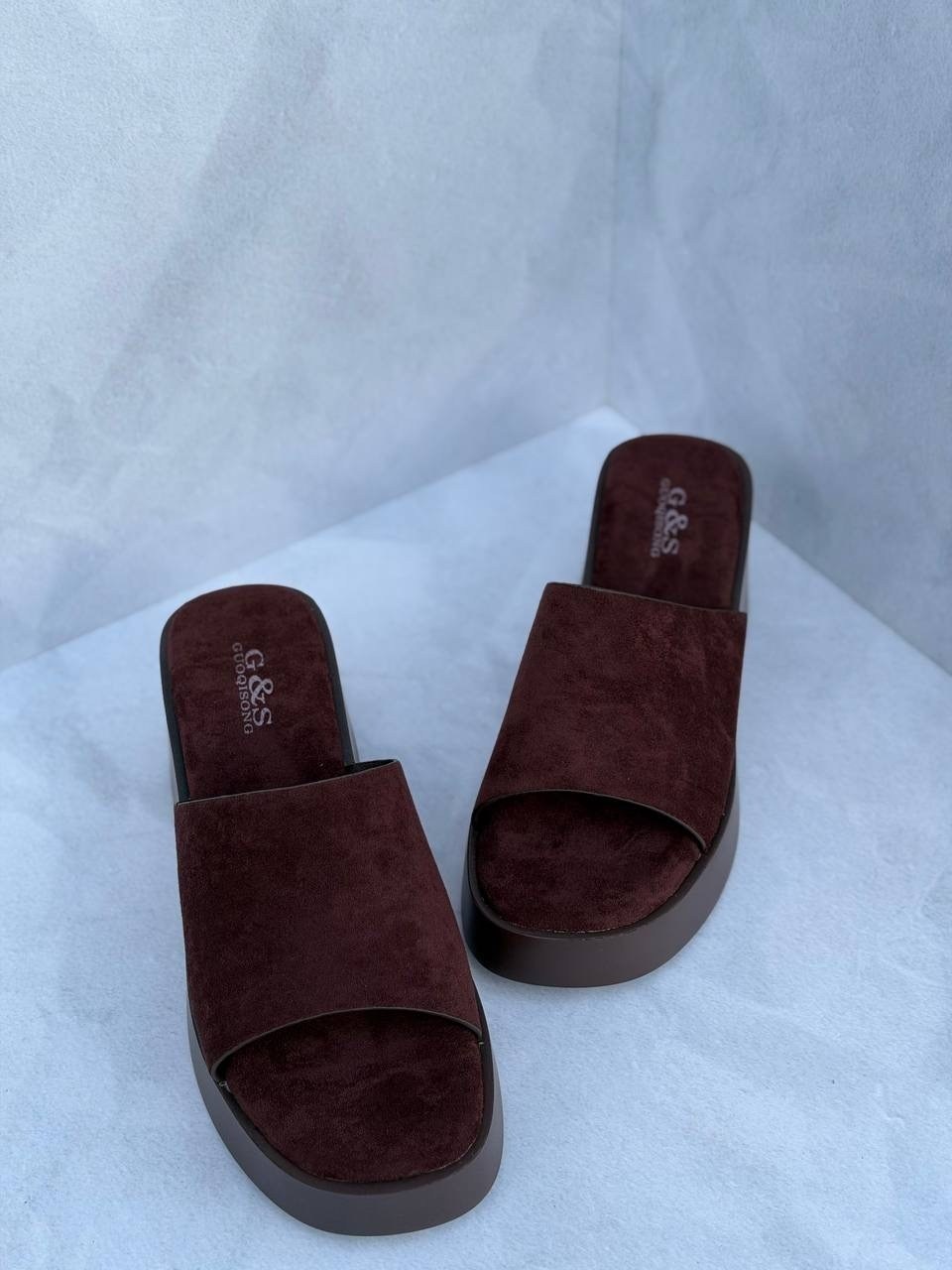 ,женские шлепанцы,женские босоножки на платформе,модные шлепанцы,модные тапочки