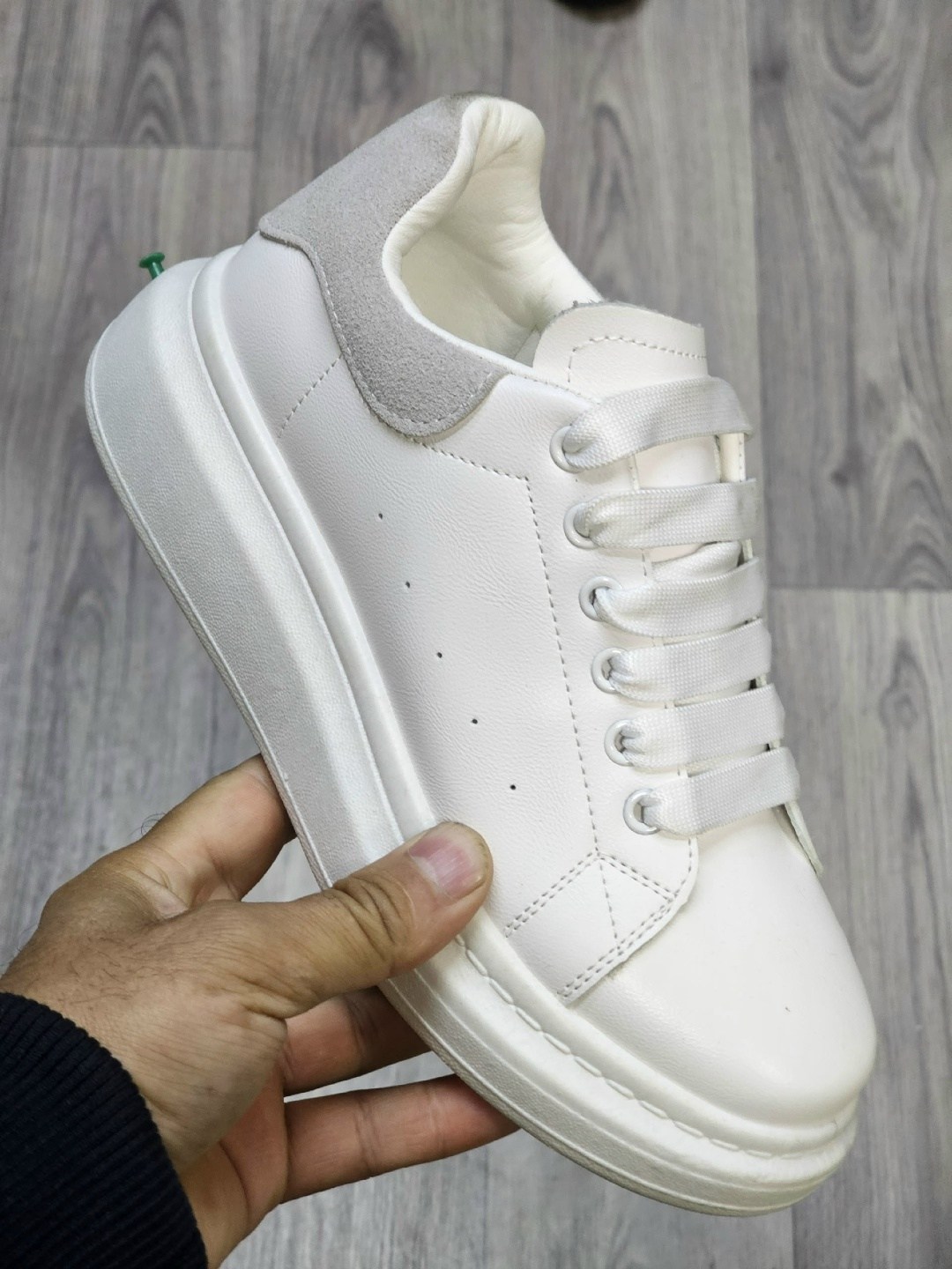 ,кеды alexander mcqueen,кроссовки женскиe,женские белые кроссовки,кеды женски