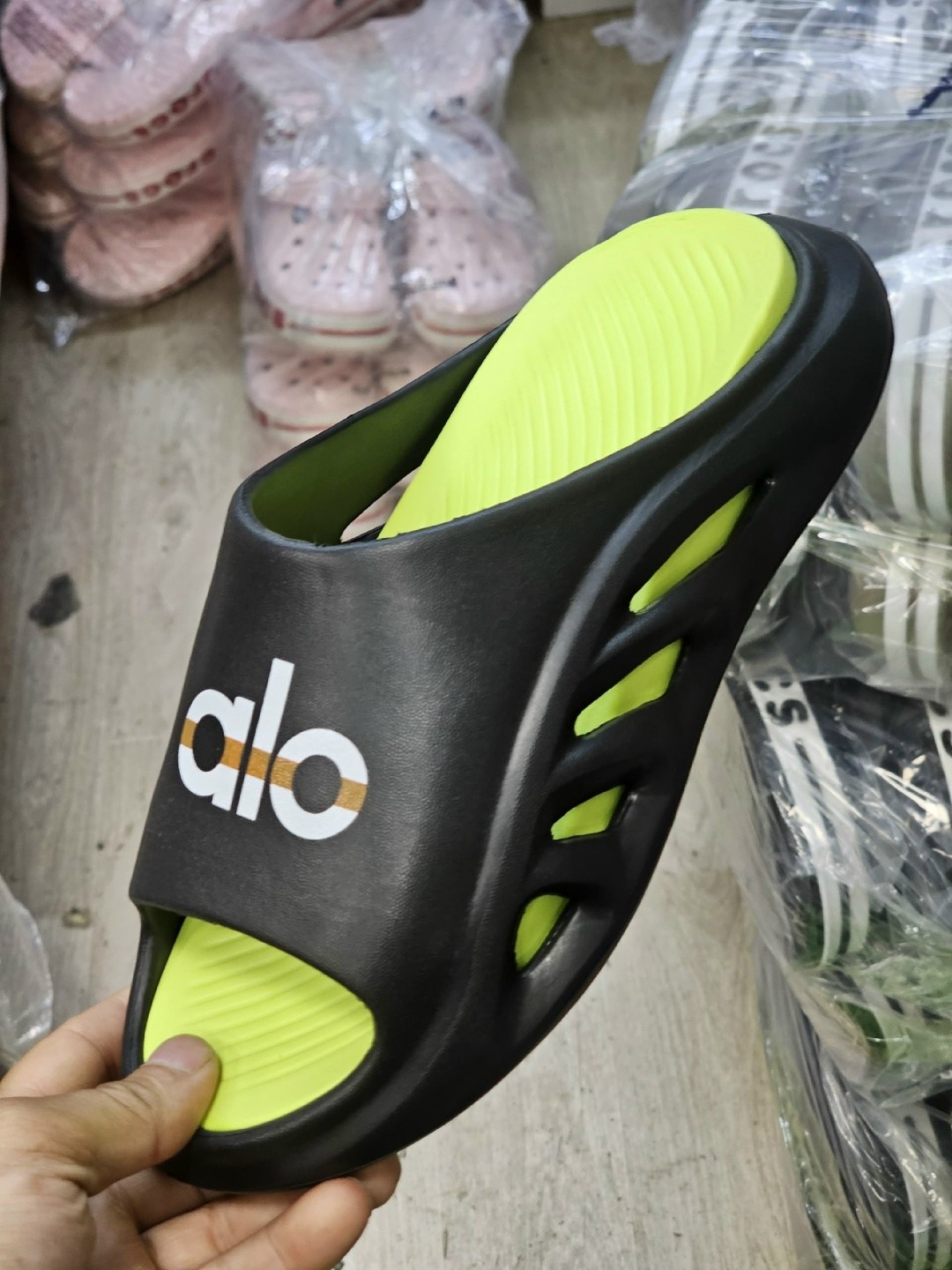 тапочки спортивные,шлепанцы мужские,шлепанцы женские,,пляжная