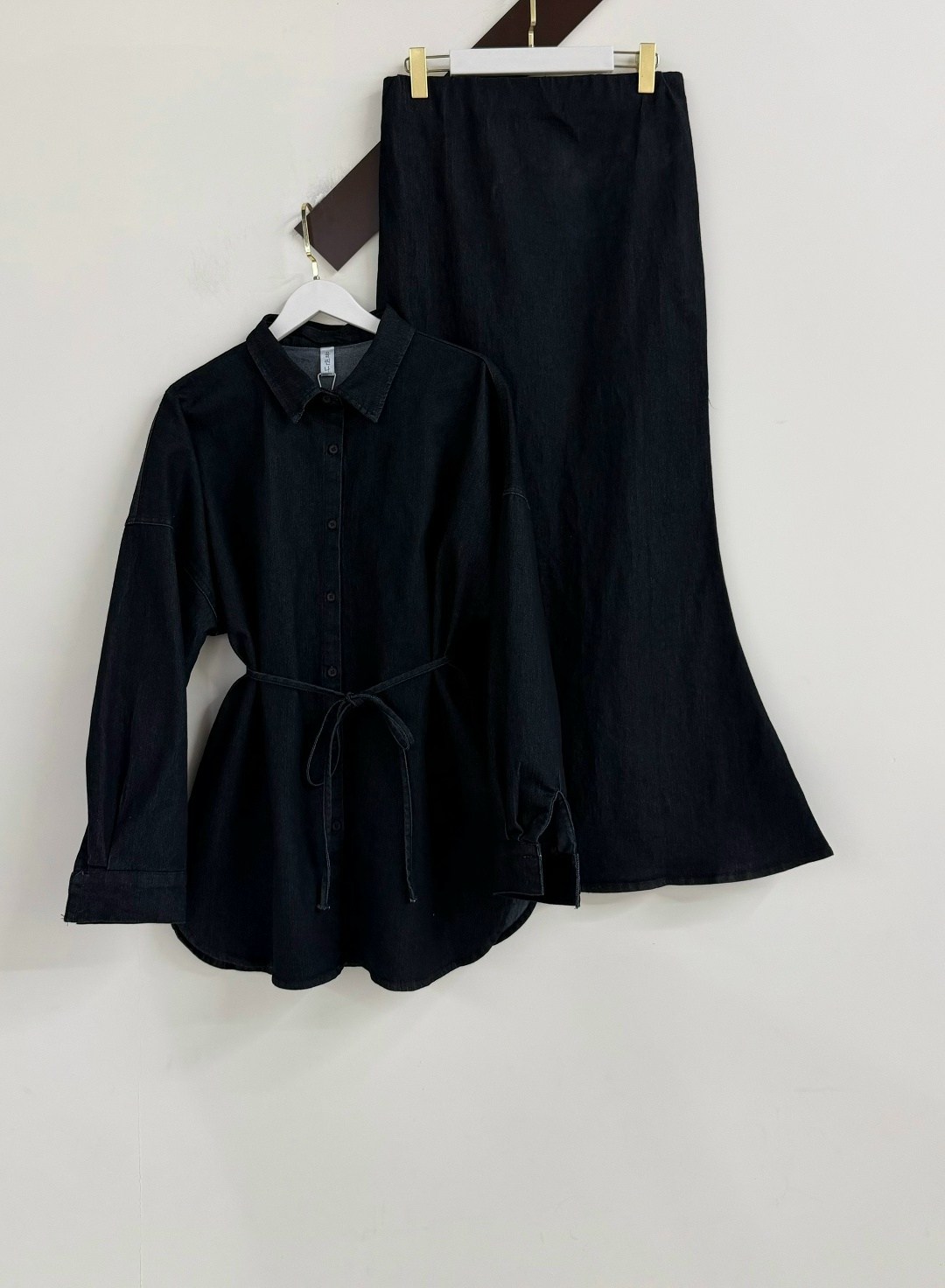 джинсовый костюм с юбкой,джинсовый костюм женский,джинсовый костюм женский с юбкой,джинсовое платье-рубашка длины миди,джинсовые костюмы