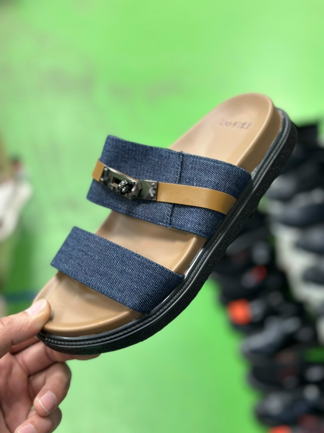 мужские шлепанцы,,кожаные шлепанцы,сандалии мужские,шлепки фенди