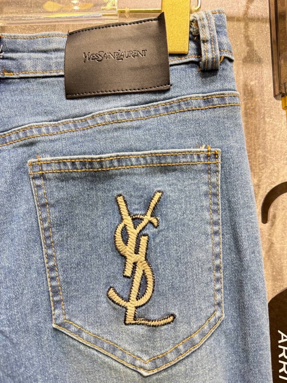 джинсы женские клеш,расклешенные джинсы с высокой талией,расклешенные джинсы,женские джинсы,джинсы клеш с высокой талией