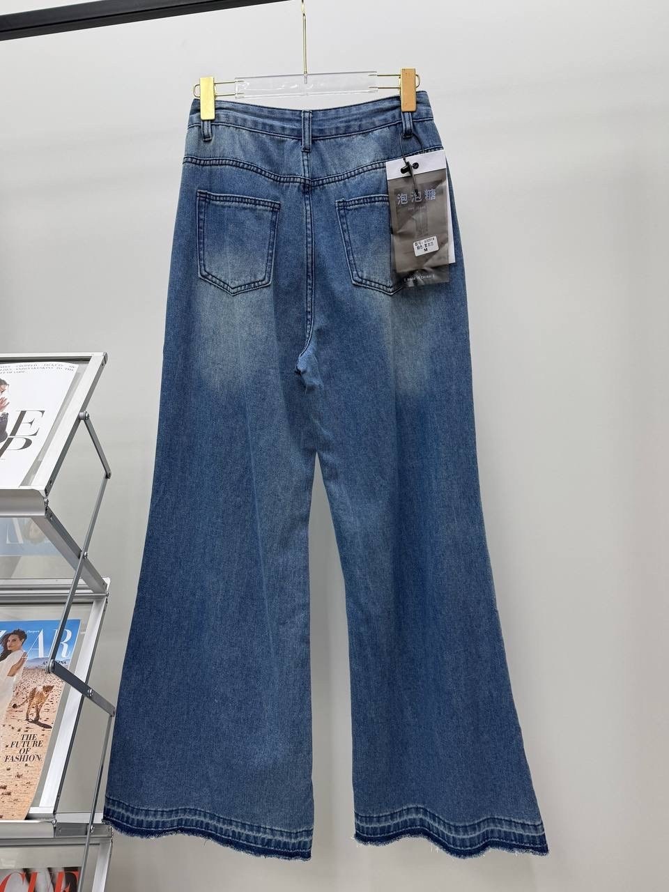 стильные джинсы,брюки джинсы,женские джинсы,одежда для женщин,футболки женская