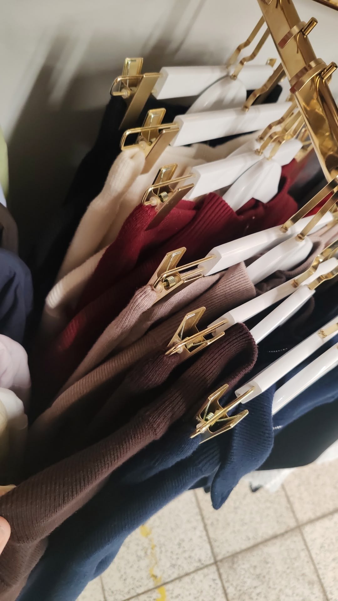 костюм женский,костюм трикотажный,костюм двойка кашемир,трикотажный брючный костюм,женский костюм белый