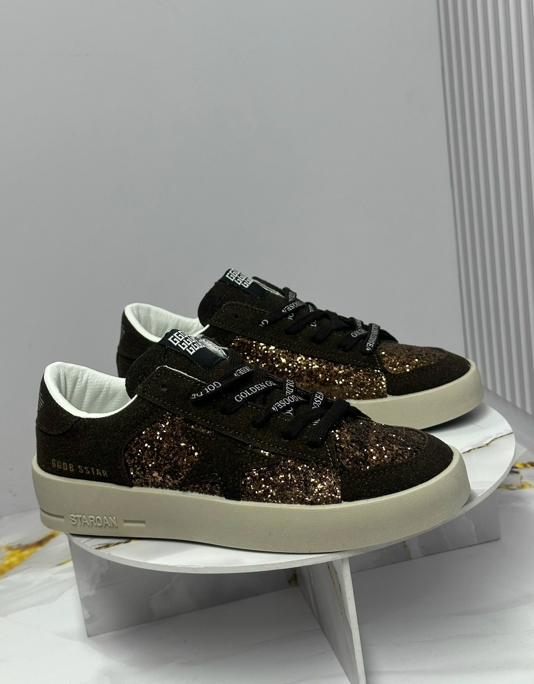 ,кеды golden goose женские,кеды golden goose,кроссовки golden goose с пайетками на платформе,кроссовки golden goose