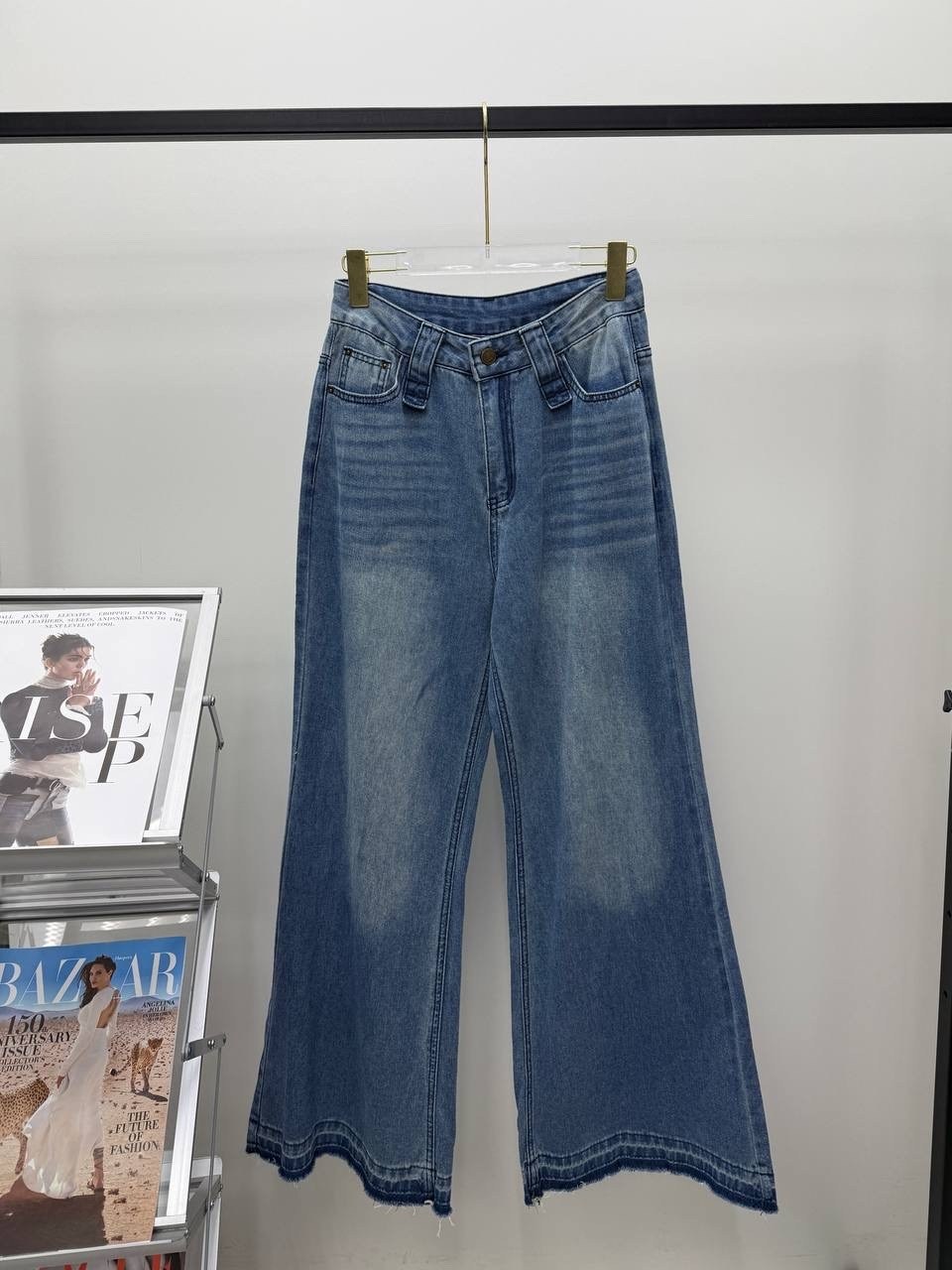 стильные джинсы,брюки джинсы,женские джинсы,одежда для женщин,футболки женская