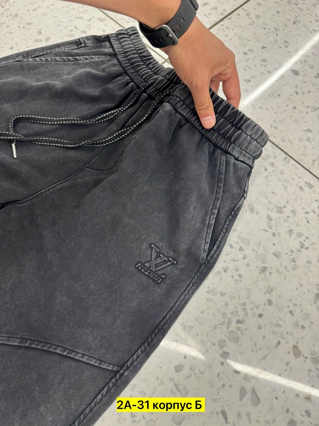 джоггеры и худи,мужская мода,свитшот и брюки,мужской стиль кэжуал,мужские джоггеры с худи