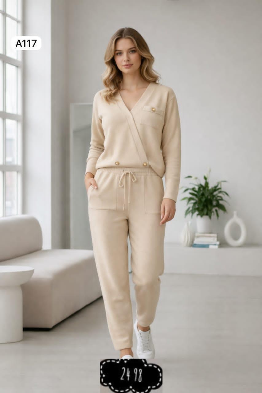 трикотажный костюм,костюм с брюками,костюм брючный,брючный трикотажный костюм,костюм бежевый