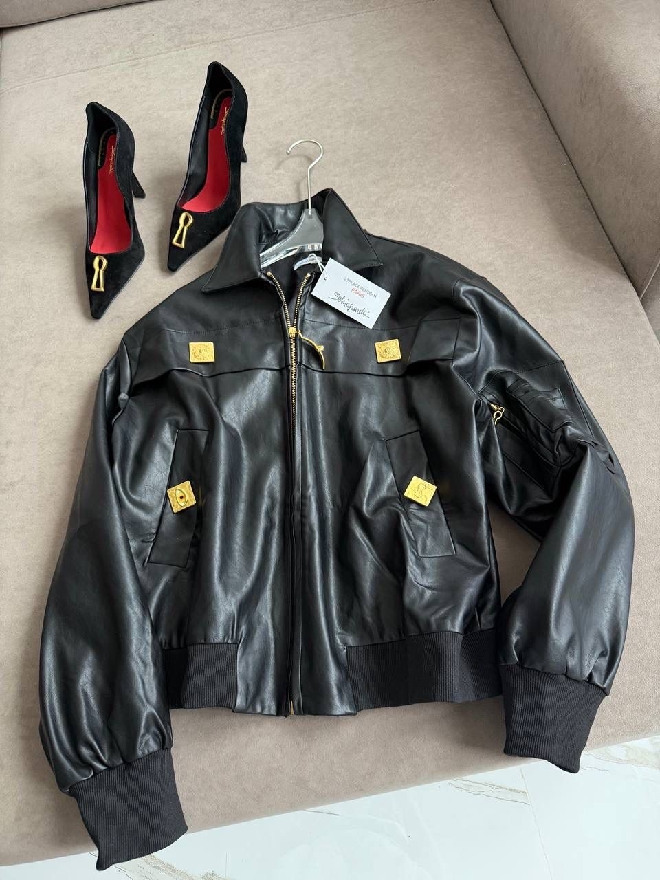 кожаная куртка,куртка бомбер,куртка стильная,женская кожаная куртка,куртка