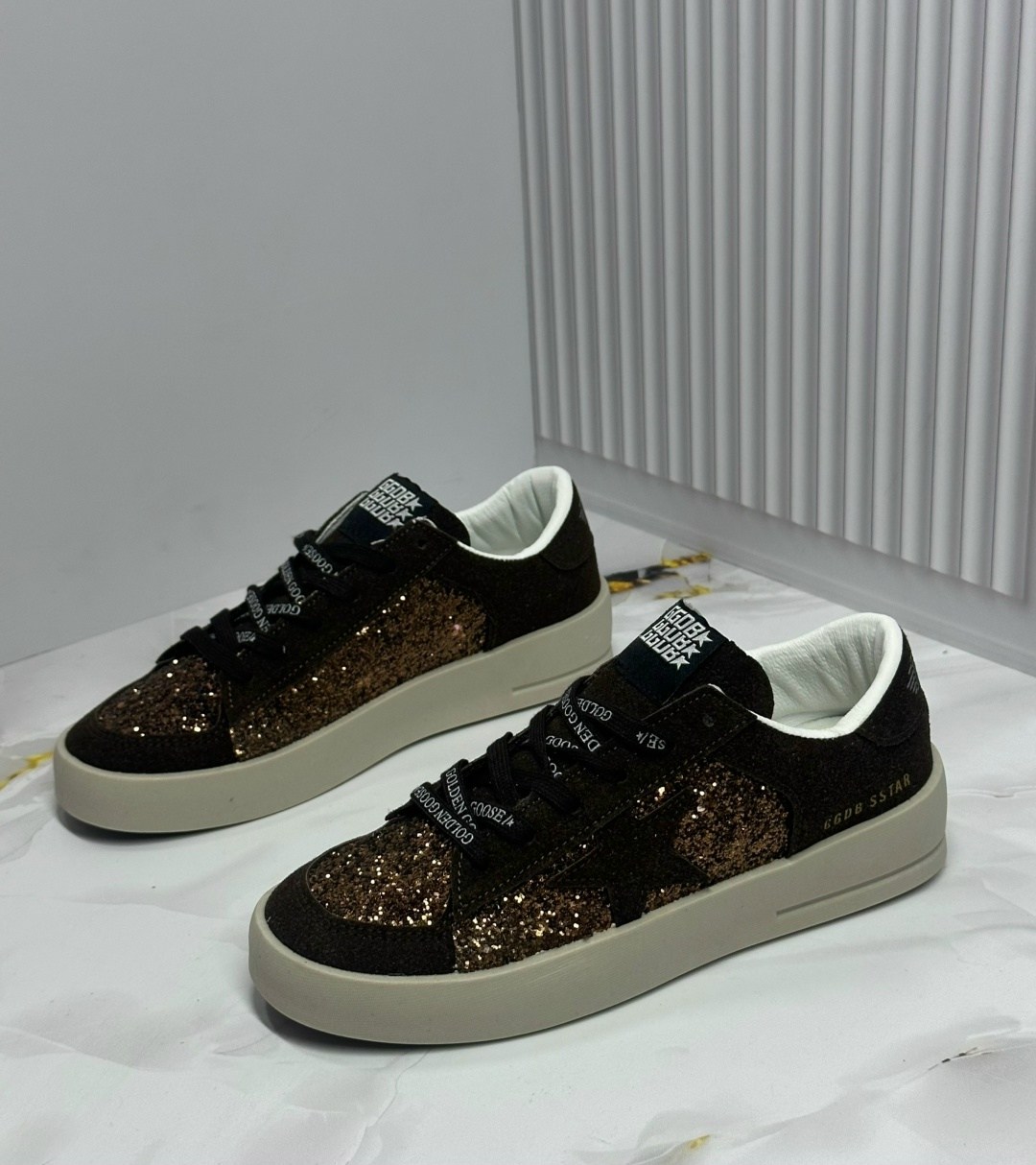 ,кеды golden goose женские,кеды golden goose,кроссовки golden goose с пайетками на платформе,кроссовки golden goose