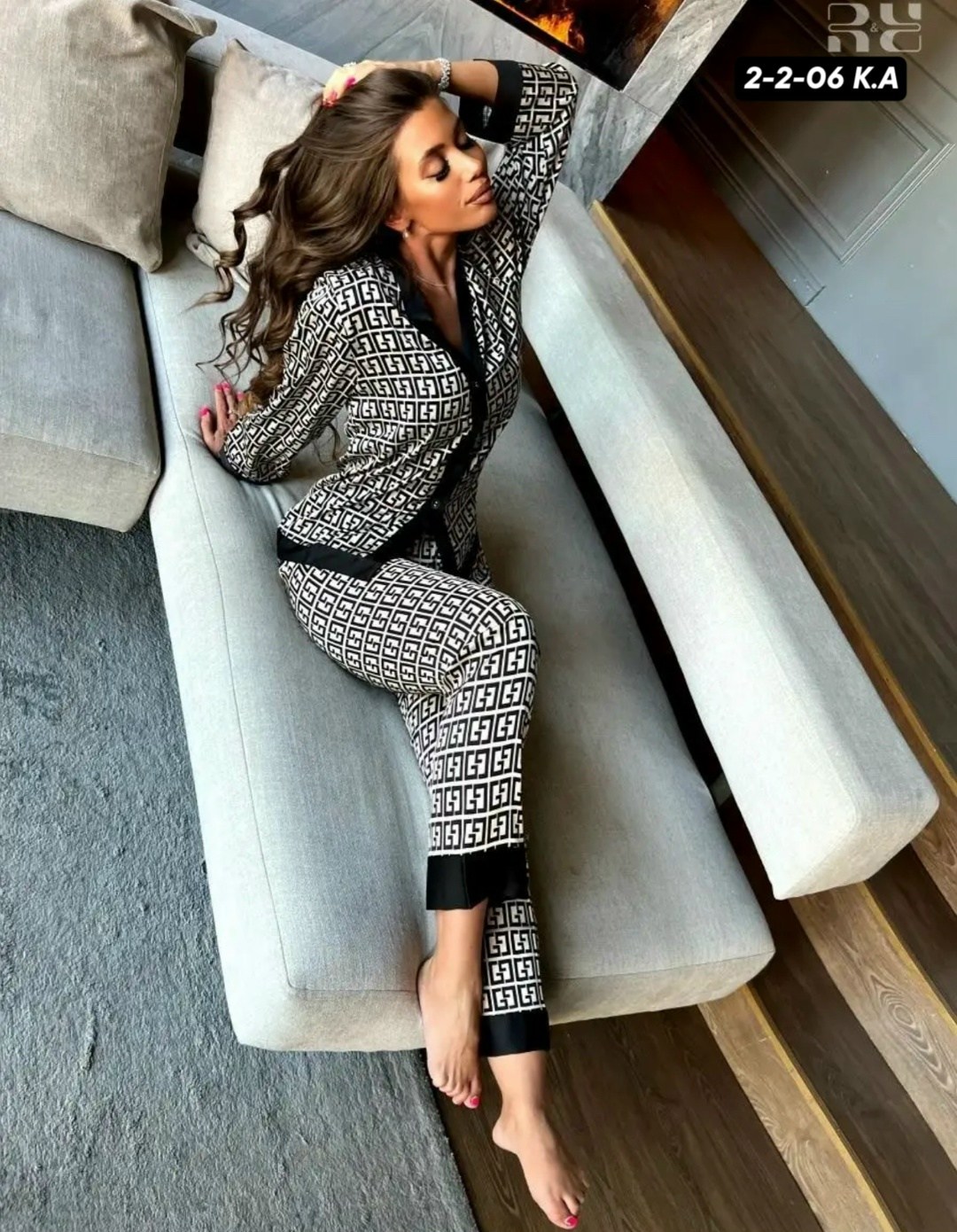 пижама фенди,пижама женская со штанами и рубашкой,пижама женская стильная с брюками,пижама шелковая фенди,пижама женская