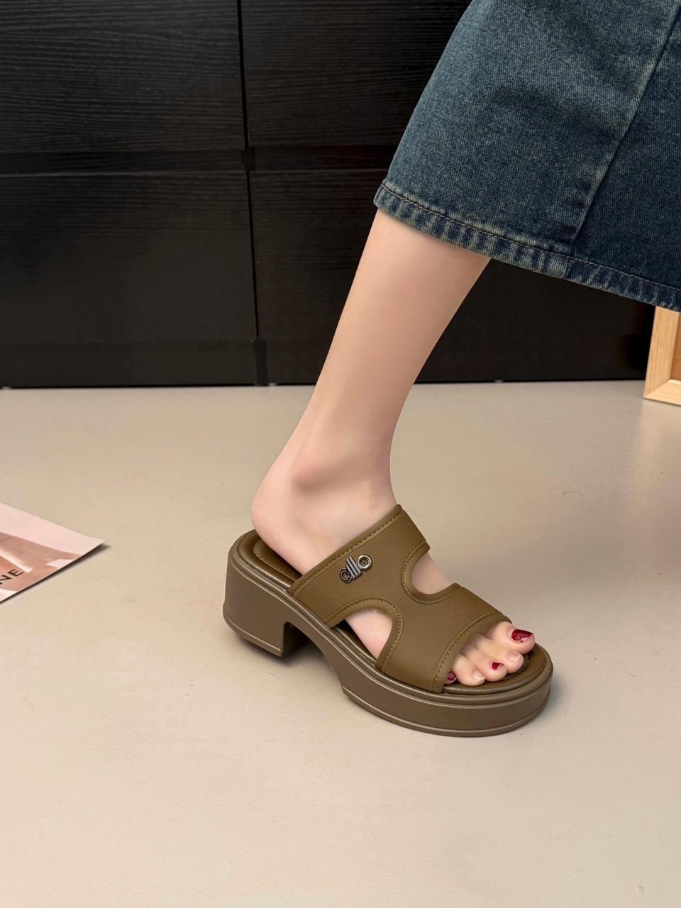 шлепанцы женские,женские шлепанцы на платформе,женские сандалии,босоножки на платформе,модные сандалии