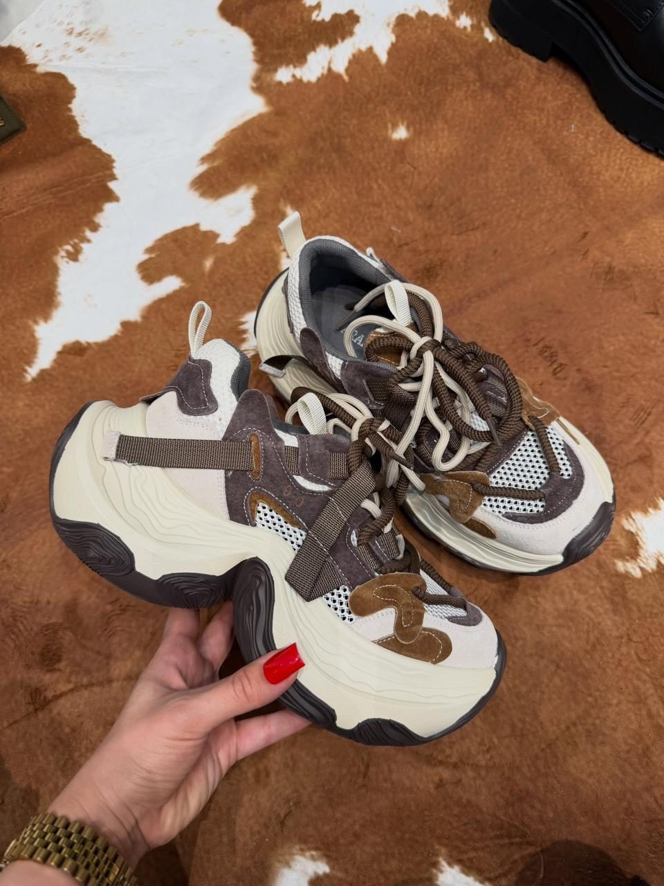 кроссовки женские louis vuitton,кроссовки louis vuitton,луи виттон кроссовки,кроссовки женские,кроссовки