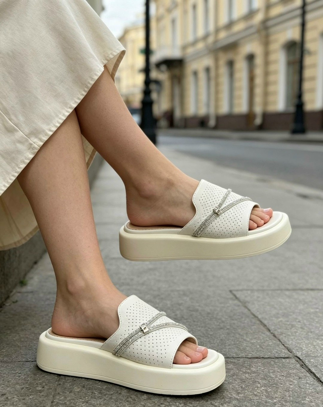 женские шлепанцы,шлепанцы на платформе,женские шлепанцы на платформе,кожаные шлепанцы,черные шлепанцы