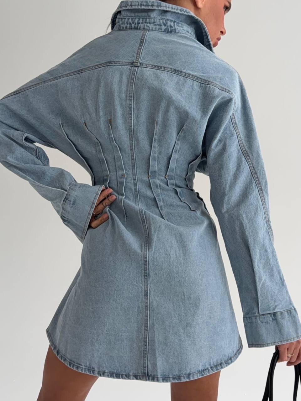 джинсовое платье,джинсовое платье-рубашка,синее джинсовое платье-рубашка в утилитарном стиле levi's,джинсовое платье женское