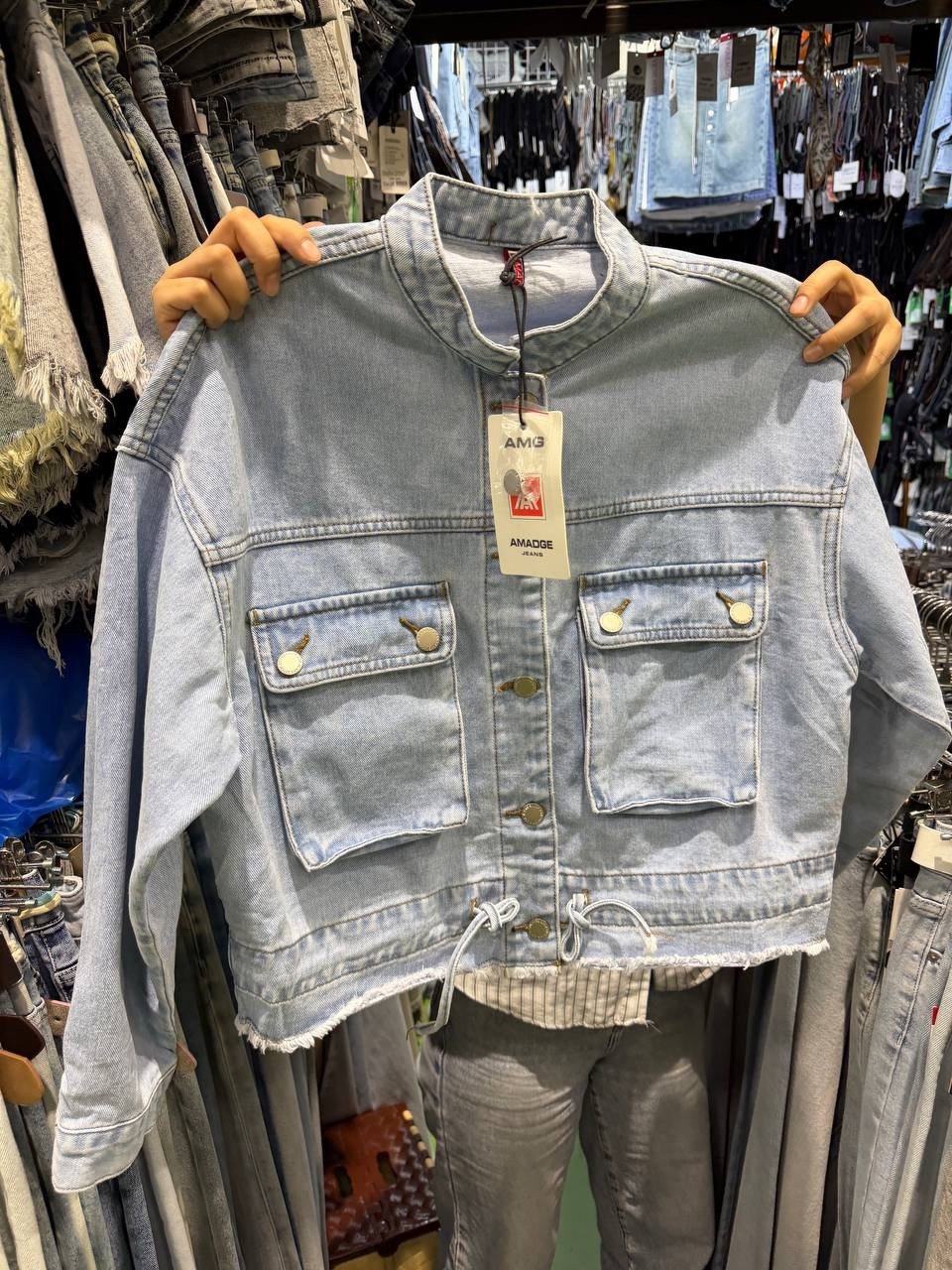 женская джинсовая куртка,джинсовая куртка,женская короткая джинсовая куртка,модные джинсовые куртки,джинсовая куртка повседневная