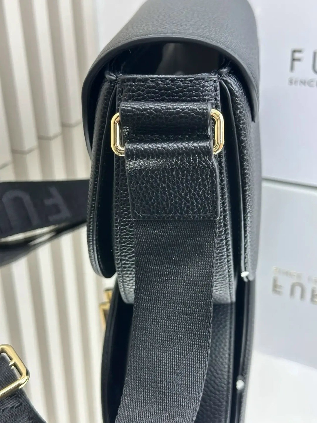 сумка furla,сумка женская furla,сумка через плечо furla lotus mini crossbody серо-бежевый,сумка фурла,сумка