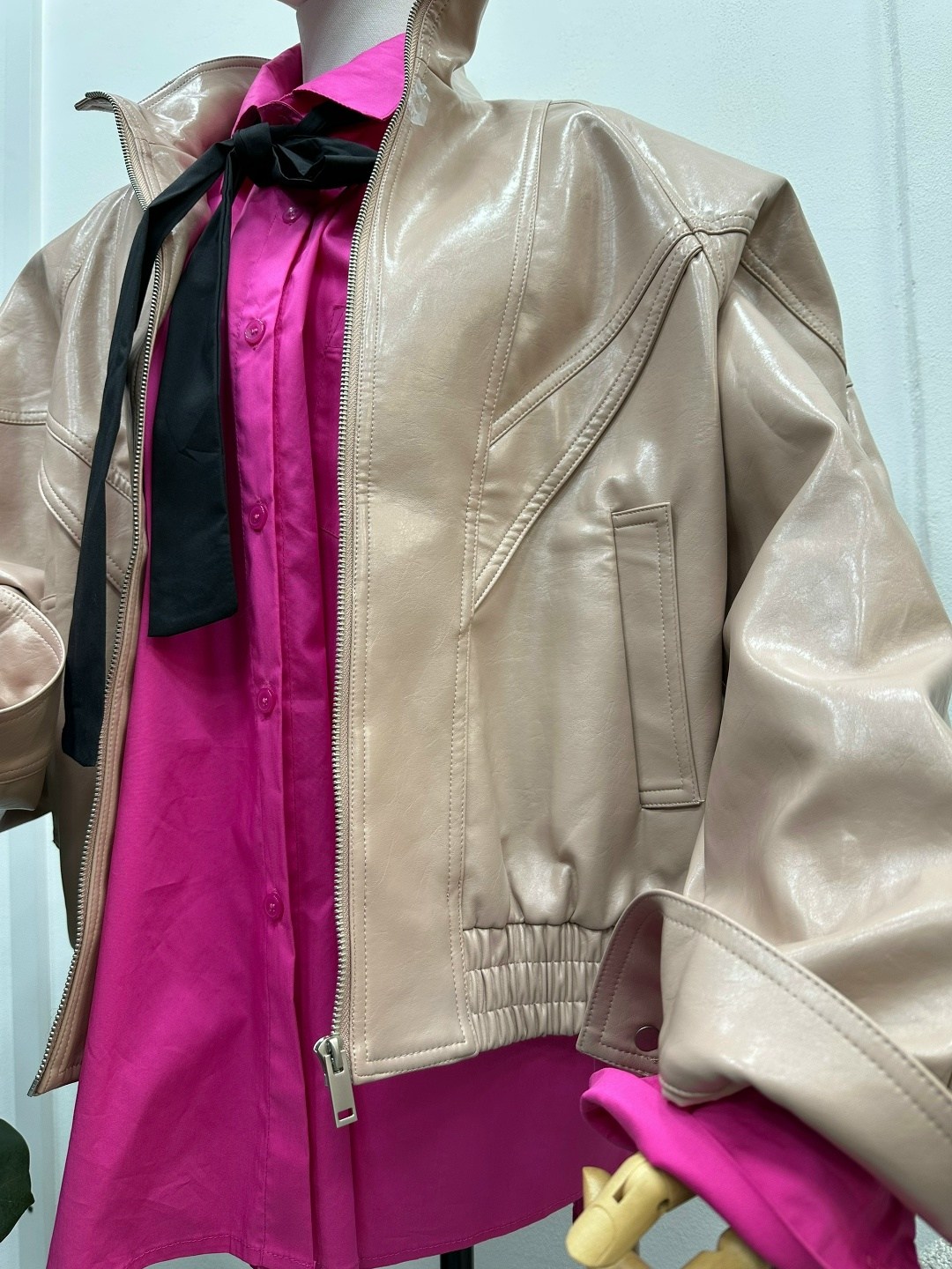 кожаная куртка,куртка косуха,женская куртка из искусственной кожи,женская куртка,куртка кожаная женская