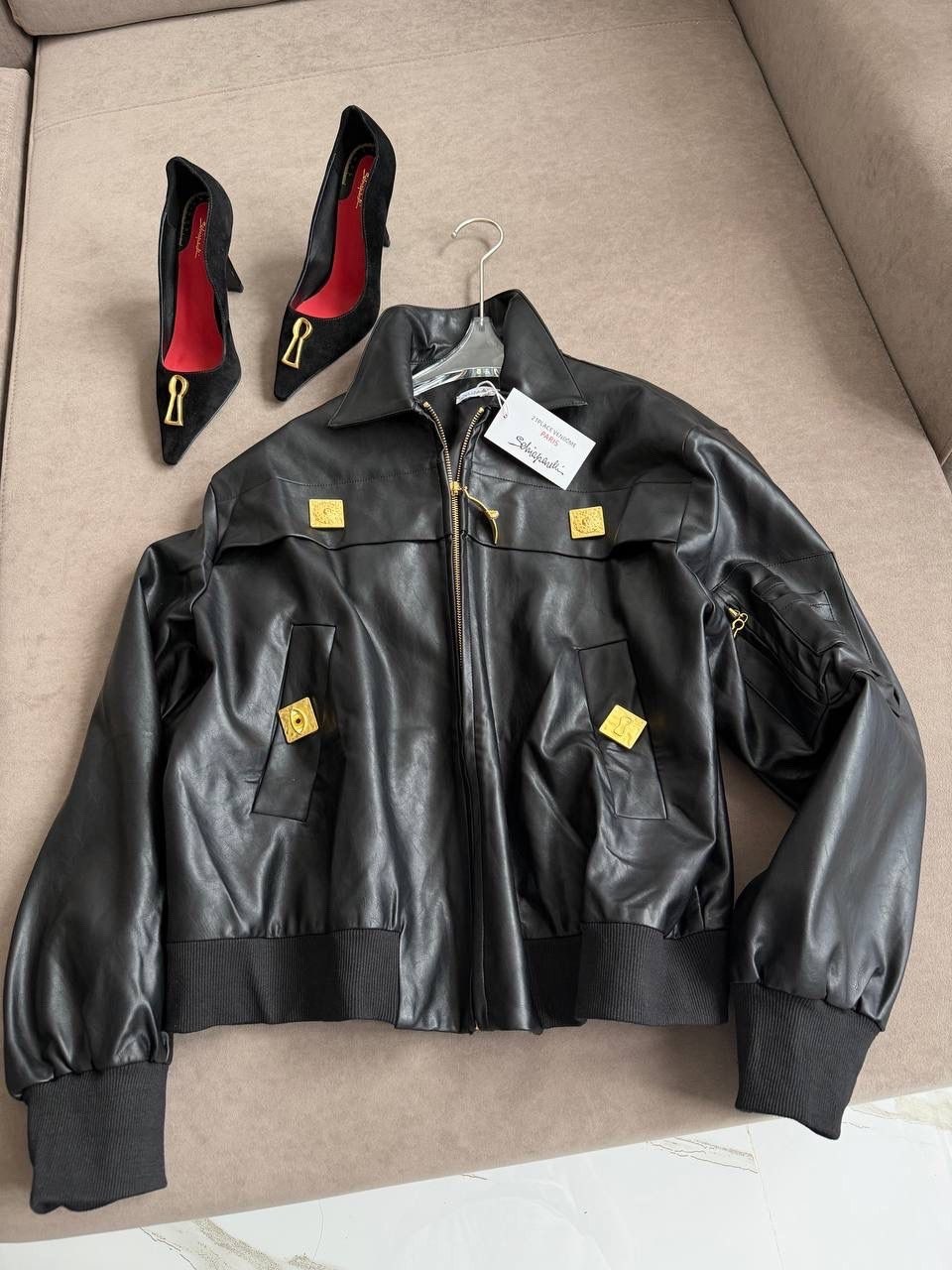 кожаная куртка,куртка бомбер,куртка стильная,женская кожаная куртка,куртка