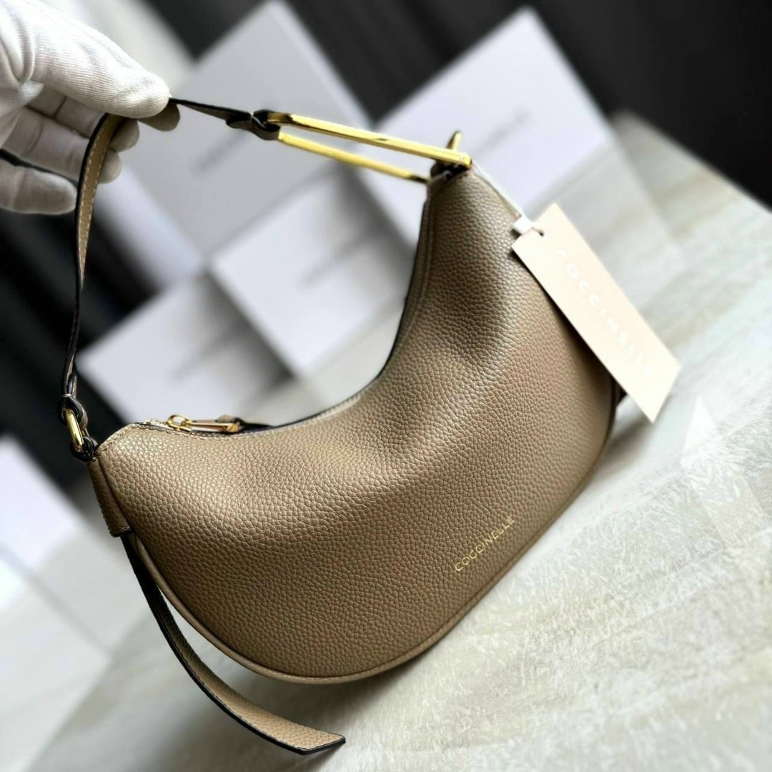 сумка coccinelle,женская сумка coccinelle,сумка coccinelle натуральная кожа,сумка через плечо coccinelle c-easy small цвет noir,женская сумка