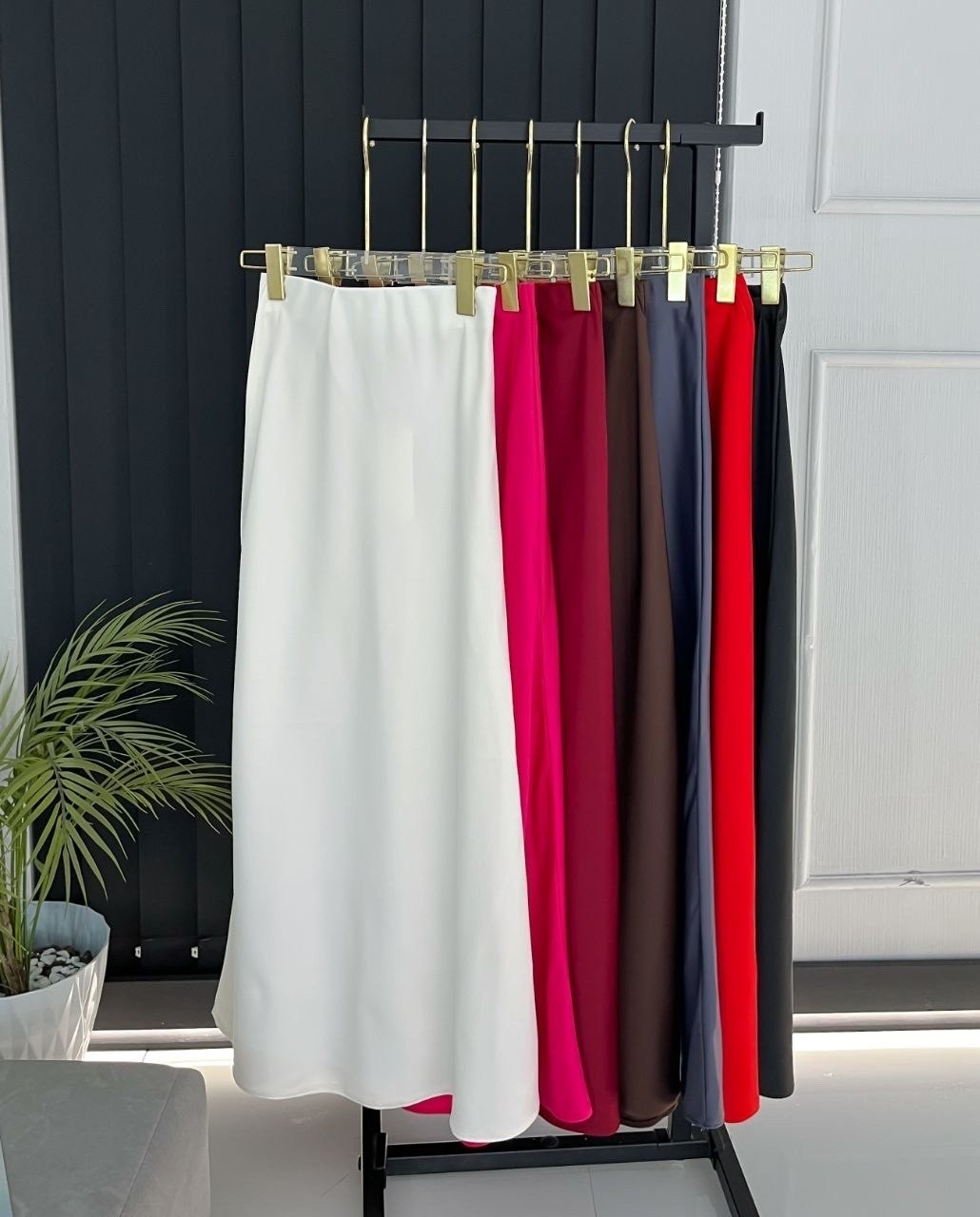 атласная юбка миди,атласная юбка,юбка миди,атласная коричневая юбка,юбка