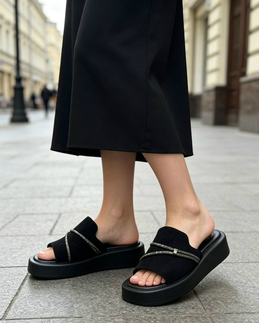 женские шлепанцы,шлепанцы на платформе,женские шлепанцы на платформе,кожаные шлепанцы,черные шлепанцы