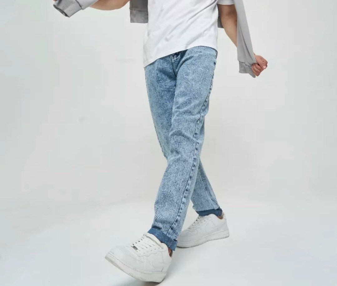 джинсы мужские,джинсы бананы мужские,мужские голубые джинсы мом свободные,джинсы мужские светлые,джинсы свободного кроя