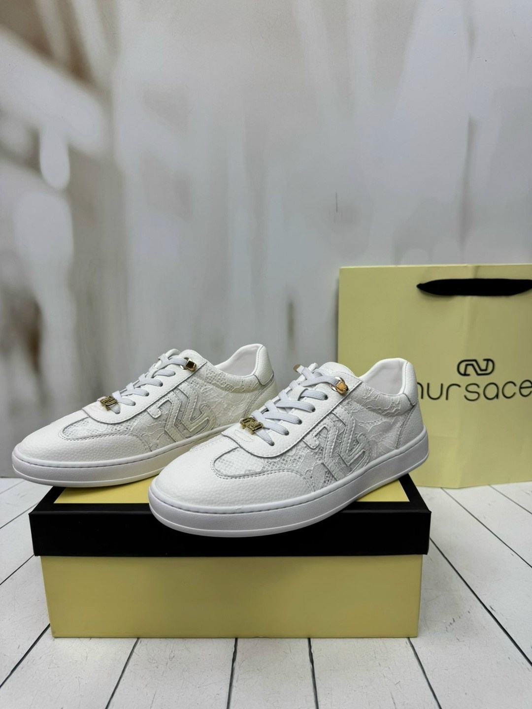 кроссовки женские gucci,кроссовки gucci,,брендовые кроссовки,гуччи кроссовки женские