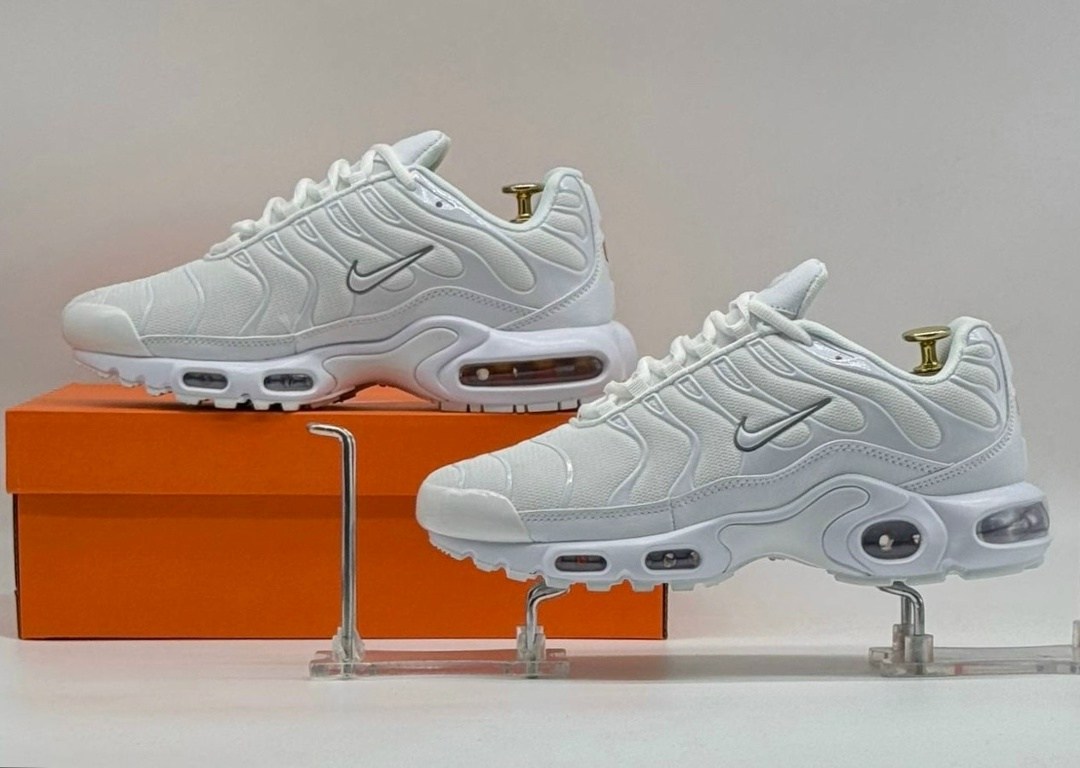 кроссовки nike air max tn plus,nike air max plus tn мужские кроссовки белые,nike air max tn plus white,кроссовки,кроссовки nike air max tn plus мужские