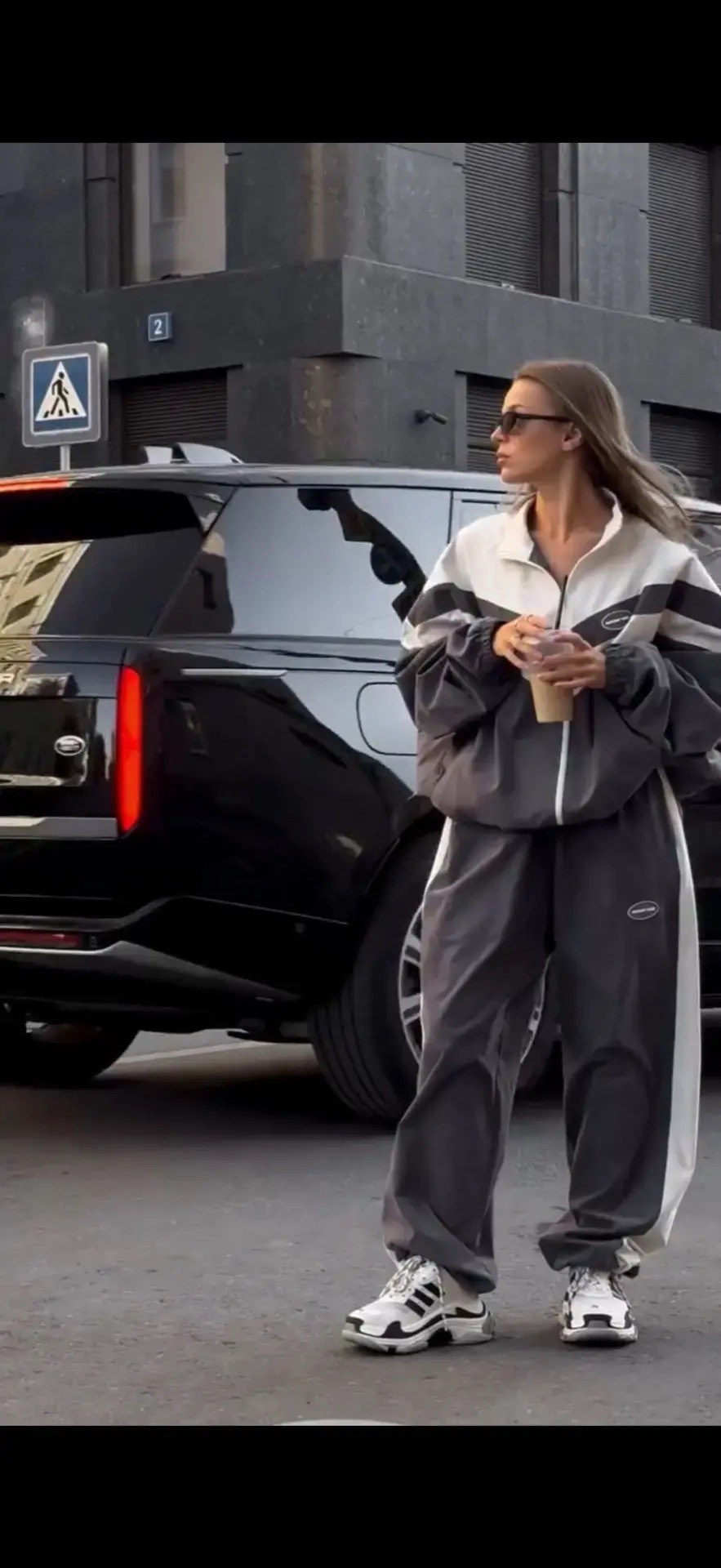 спортивный костюм,костюм женский,серые спортивные костюмы женские,женский спортивный костюм оверсайз,комплект спортивной одежды женский из двух предметов