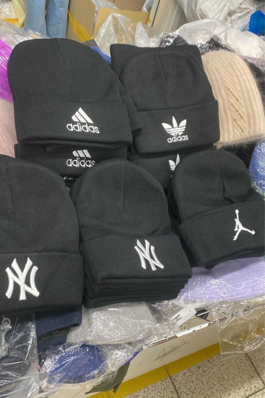 шапка мужская adidas,шапка adidas,шапка адидаса,шапка мужская adidas двойная,шапка адидас мужская черная