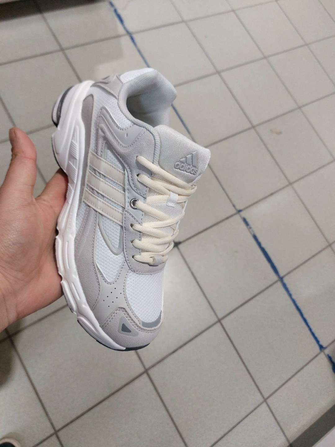 кроссовки bona,кроссовки мужские adidas,кроссовки adidas,кроссовки adidas response cl,кроссовки